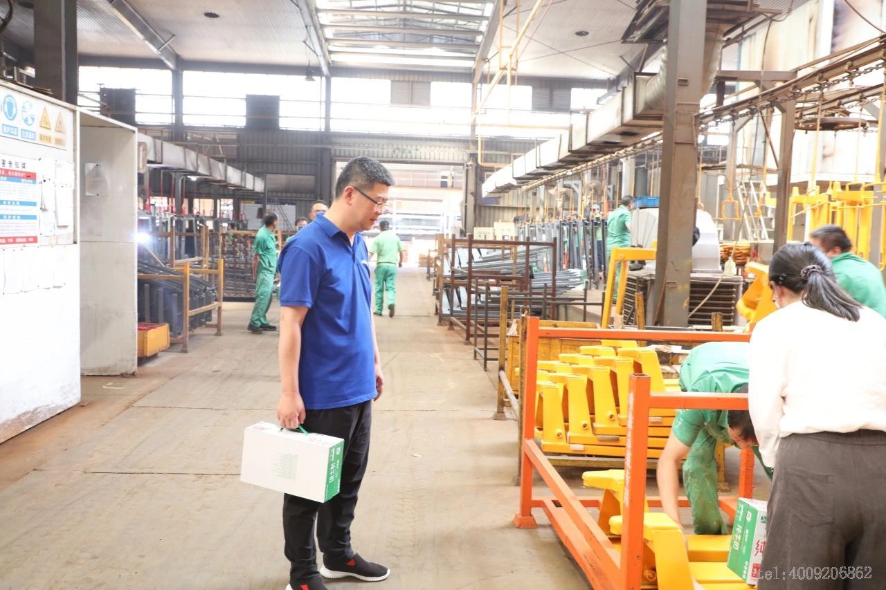 公司領(lǐng)導(dǎo)深入一線慰問(wèn)員工，傳遞溫暖關(guān)懷(圖4)